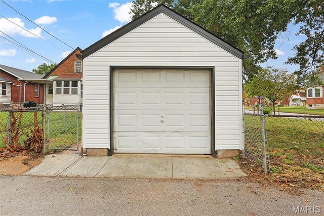 1600 Veronica Avenue, St Louis, MO 63147
