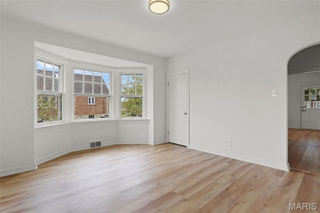 1600 Veronica Avenue, St Louis, MO 63147