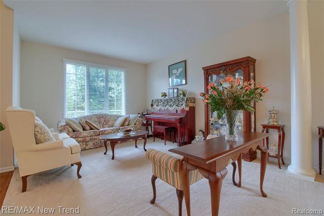 41672 Clemens Circle, Novi, MI 48377