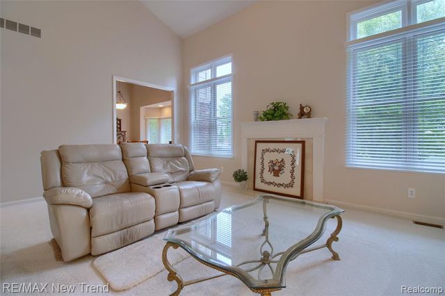 41672 Clemens Circle, Novi, MI 48377