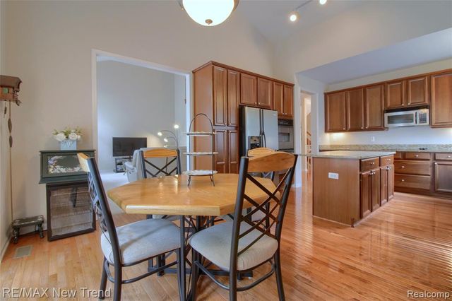 41672 Clemens Circle, Novi, MI 48377