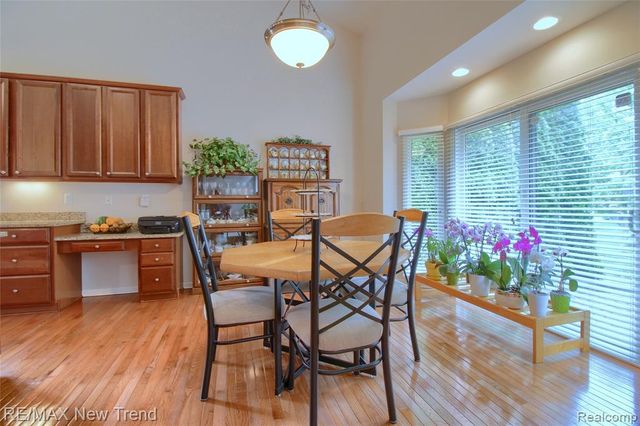 41672 Clemens Circle, Novi, MI 48377
