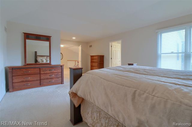 41672 Clemens Circle, Novi, MI 48377