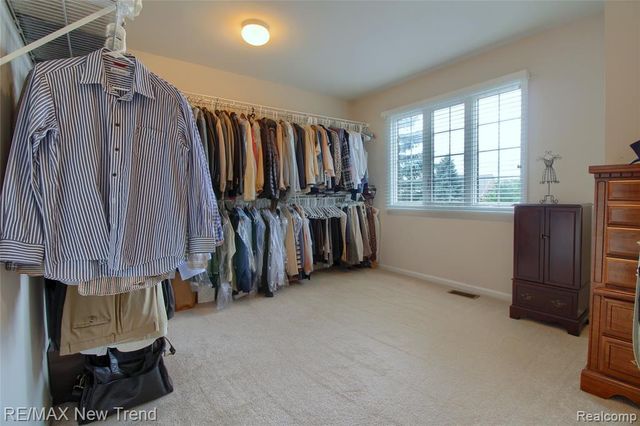 41672 Clemens Circle, Novi, MI 48377