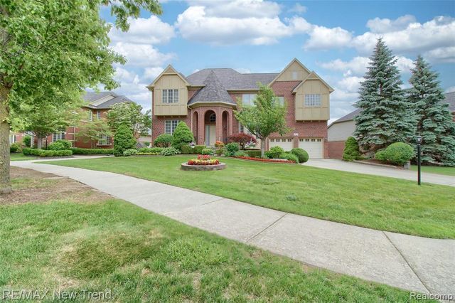 41672 Clemens Circle, Novi, MI 48377