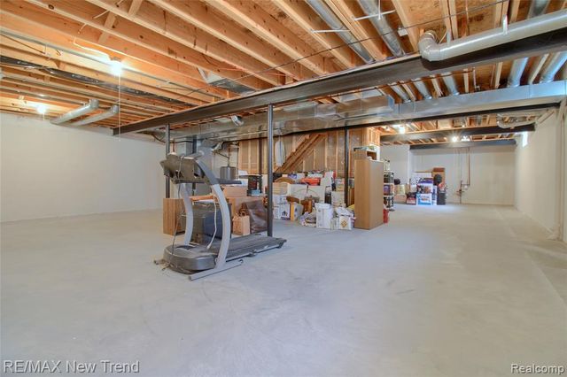 41672 Clemens Circle, Novi, MI 48377