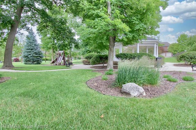 41672 Clemens Circle, Novi, MI 48377