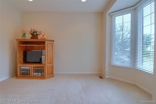 41672 Clemens Circle, Novi, MI 48377