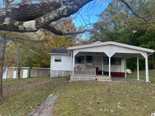 95 Pleasure Ridge Road, Cadiz, KY 42211