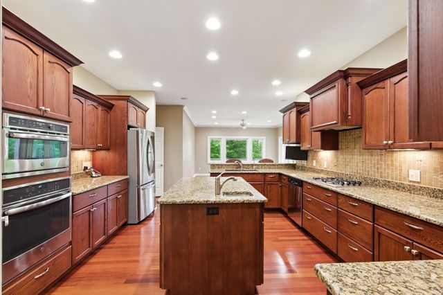 15821 Winterberry Court, Huntertown, IN 46748