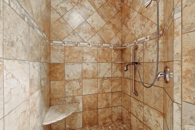 15821 Winterberry Court, Huntertown, IN 46748