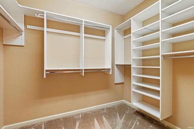 15821 Winterberry Court, Huntertown, IN 46748