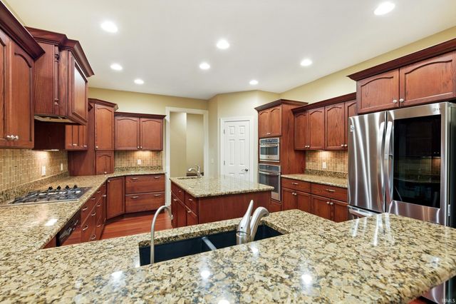 15821 Winterberry Court, Huntertown, IN 46748