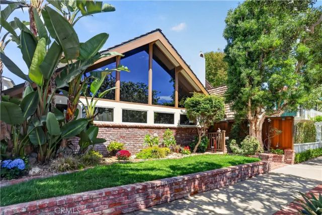 1706 E Ocean Boulevard, Newport Beach, CA 92661