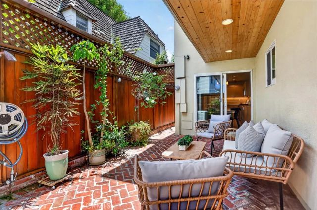1706 E Ocean Boulevard, Newport Beach, CA 92661