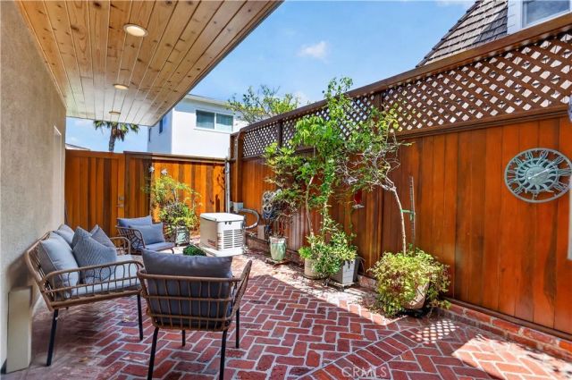 1706 E Ocean Boulevard, Newport Beach, CA 92661