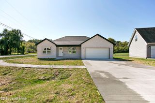 900 Edgebrook Dr, Vine Grove, KY 40175
