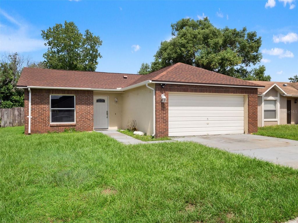 Image 2 of property listing at 8937 VALENCIA GARDENS DRIVE, Orlando, FL 32825