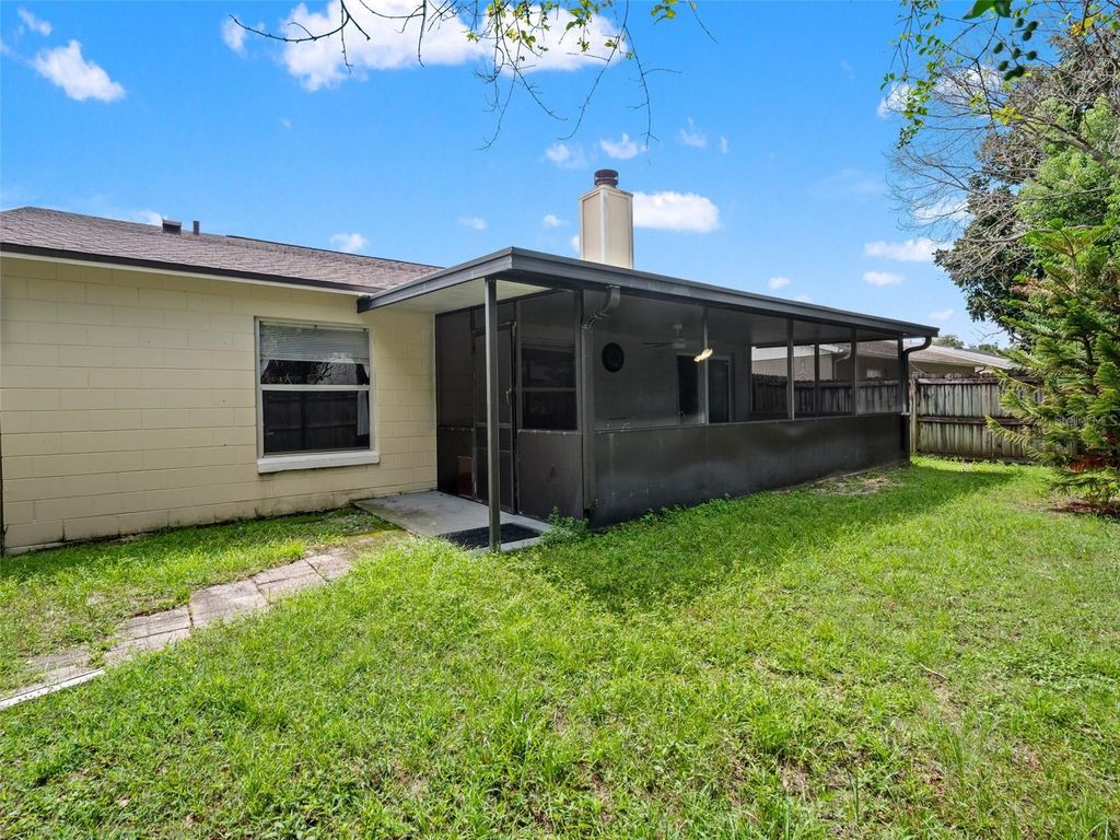 Image 22 of property listing at 8937 VALENCIA GARDENS DRIVE, Orlando, FL 32825