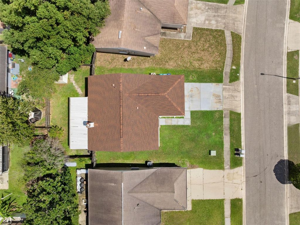 Image 23 of property listing at 8937 VALENCIA GARDENS DRIVE, Orlando, FL 32825