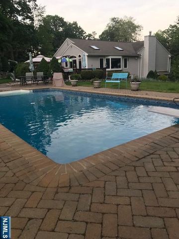 24 The Loop, Ringwood, NJ 07456