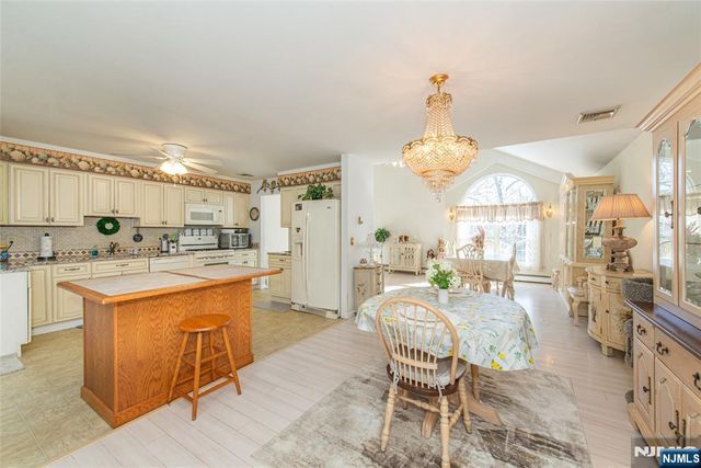 24 The Loop, Ringwood, NJ 07456