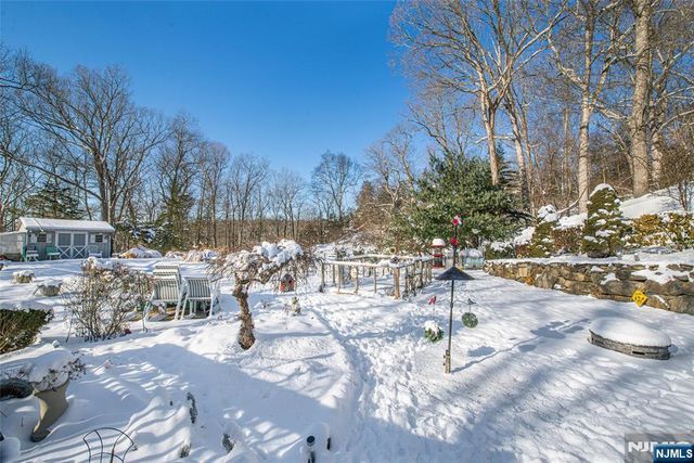 24 The Loop, Ringwood, NJ 07456