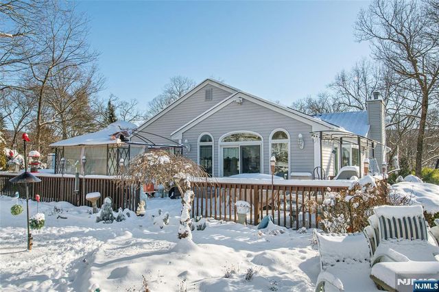 24 The Loop, Ringwood, NJ 07456