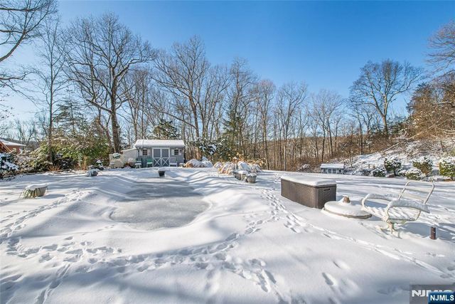 24 The Loop, Ringwood, NJ 07456