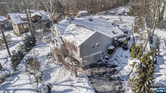 24 The Loop, Ringwood, NJ 07456