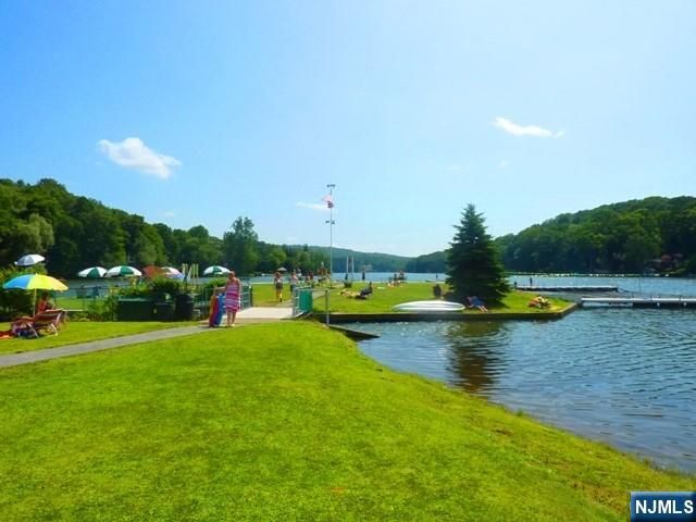 24 The Loop, Ringwood, NJ 07456