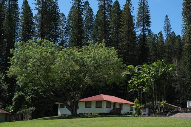 437 Hau Dr, Lanai City, HI 96763