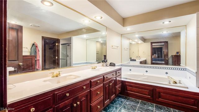 1736 Forest Hills Circle, Zanesville, OH 43701