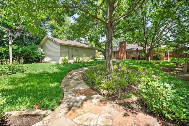 604 Waggoner Drive, Arlington, TX 76013