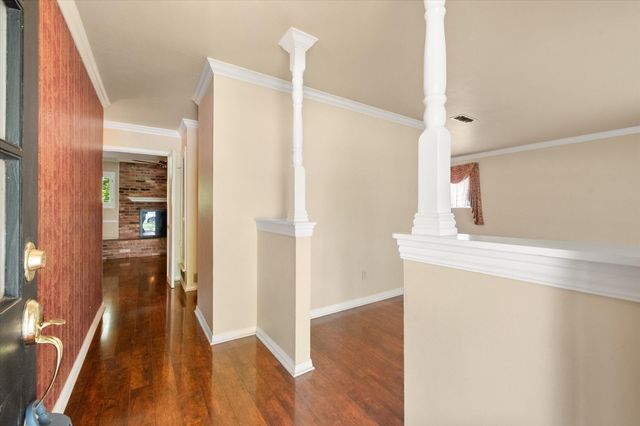 604 Waggoner Drive, Arlington, TX 76013