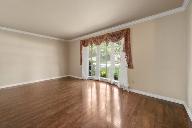 604 Waggoner Drive, Arlington, TX 76013