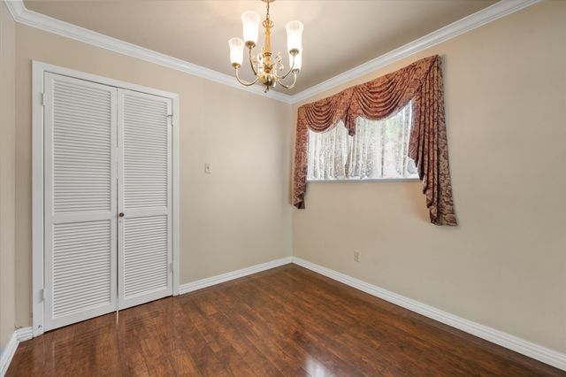 604 Waggoner Drive, Arlington, TX 76013