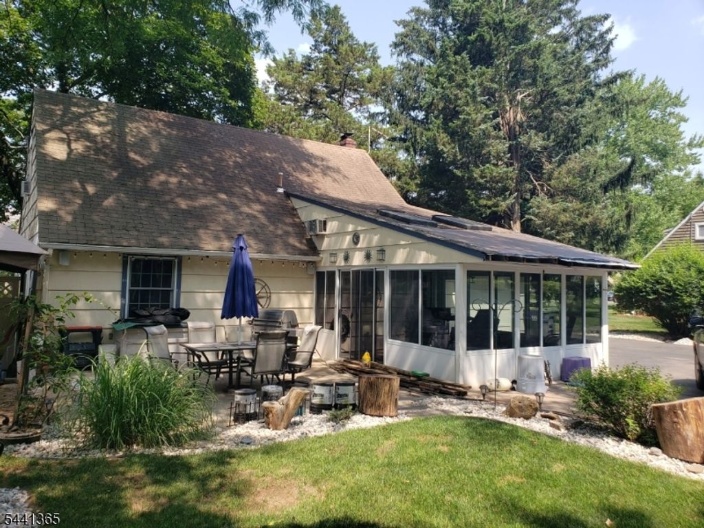 822 Mountain Ave, Bridgewater Twp., NJ 08807