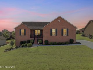 421 Amberland Lane, Maryville, TN 37804