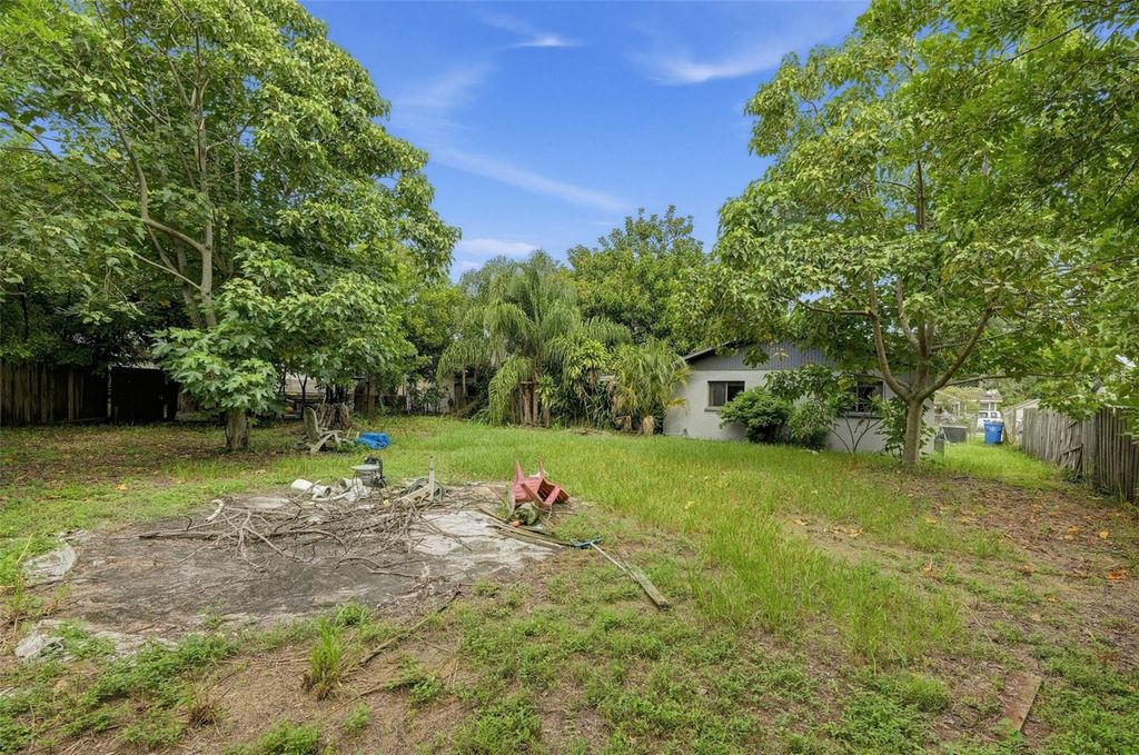 2219 11TH AVENUE W, BRADENTON, FL 34205 — photo 2