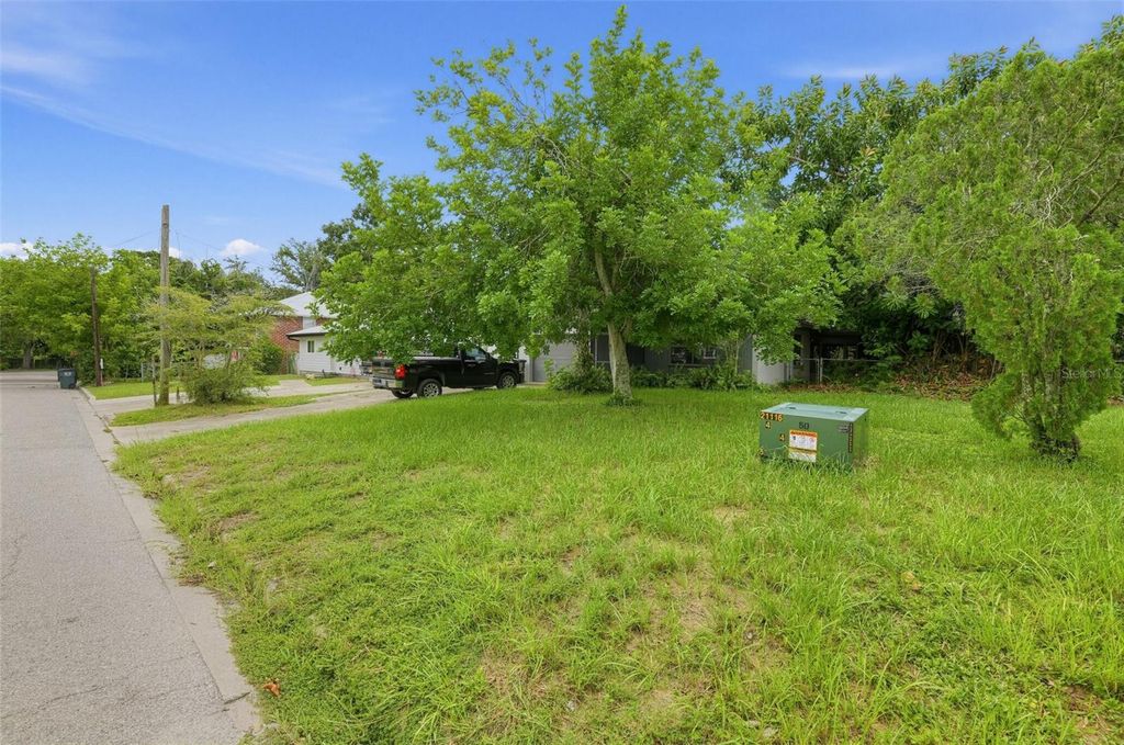 2219 11TH AVENUE W, BRADENTON, FL 34205 — photo 4