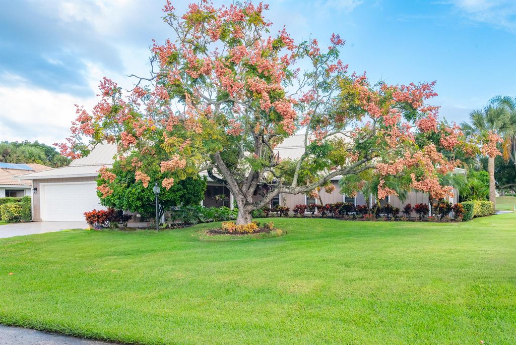 3333 SE Fairway E, Stuart, FL 34997