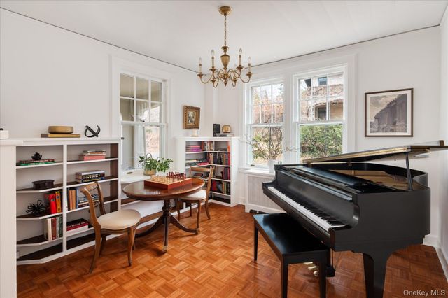 75 Oliphant Avenue, Dobbs Ferry, NY 10522