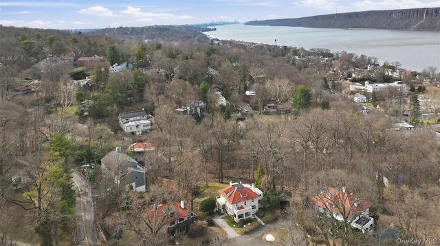 75 Oliphant Avenue, Dobbs Ferry, NY 10522