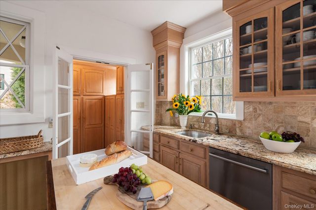 75 Oliphant Avenue, Dobbs Ferry, NY 10522