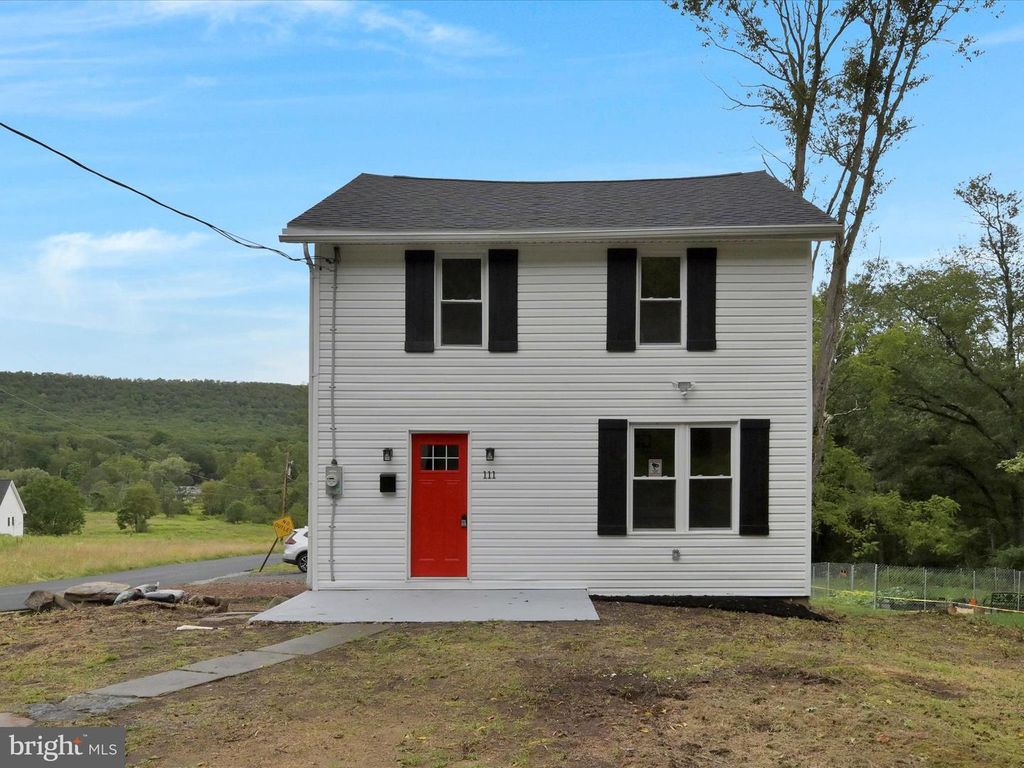 111 HILLSIDE DR, Barnesville, PA 18214