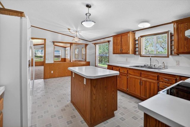 6610 Cemetery Road, Sun Prairie, WI 53590