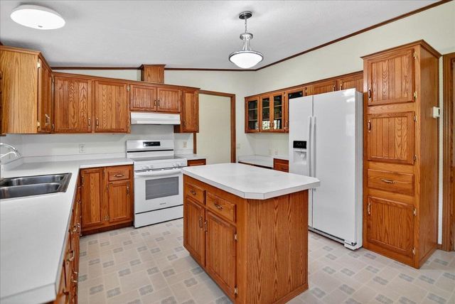 6610 Cemetery Road, Sun Prairie, WI 53590