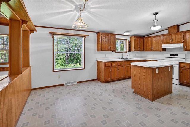 6610 Cemetery Road, Sun Prairie, WI 53590