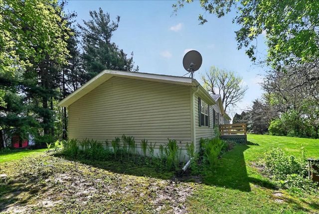 6610 Cemetery Road, Sun Prairie, WI 53590